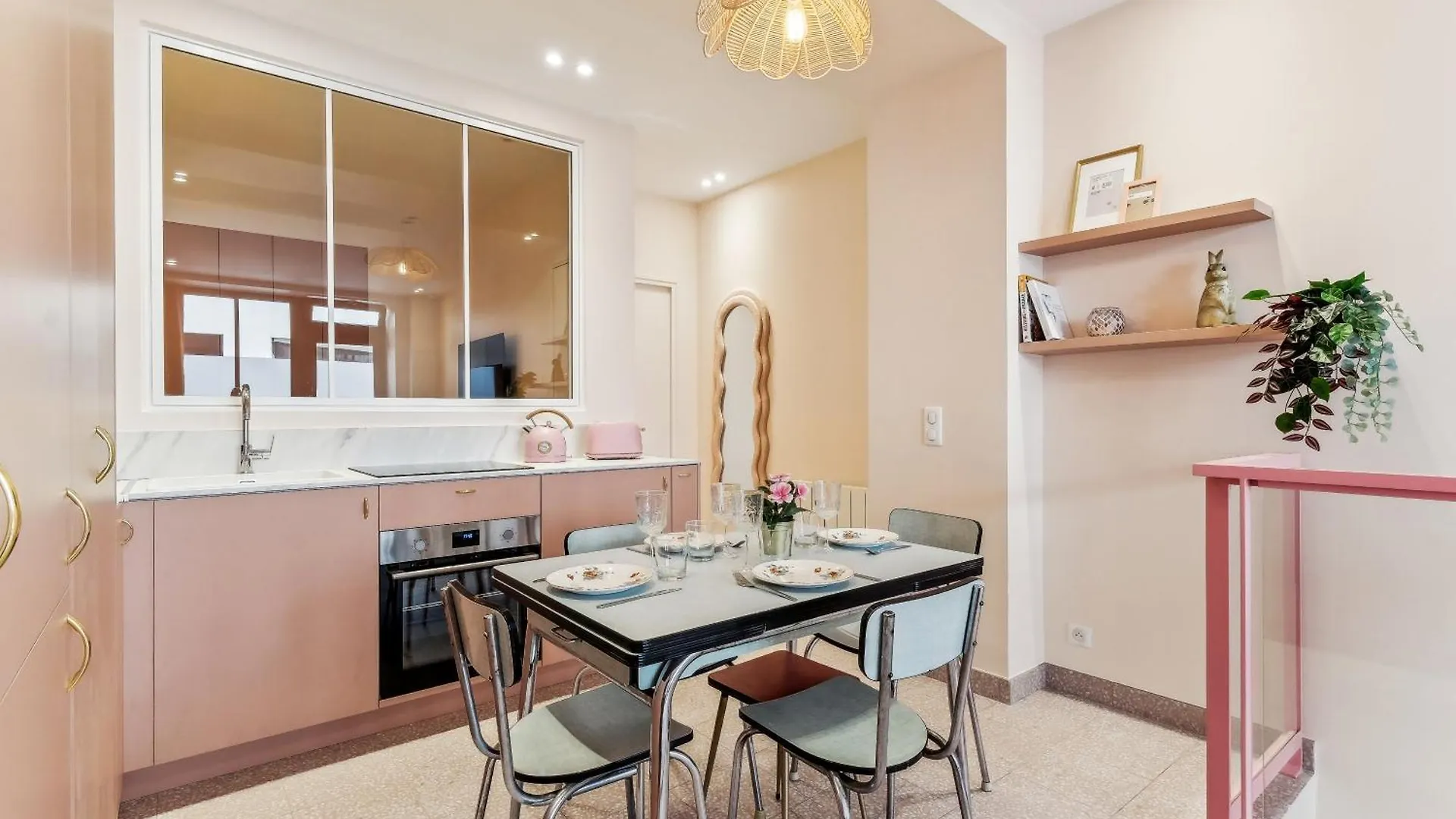 Elegant -roquette -6pers Apartment Paris